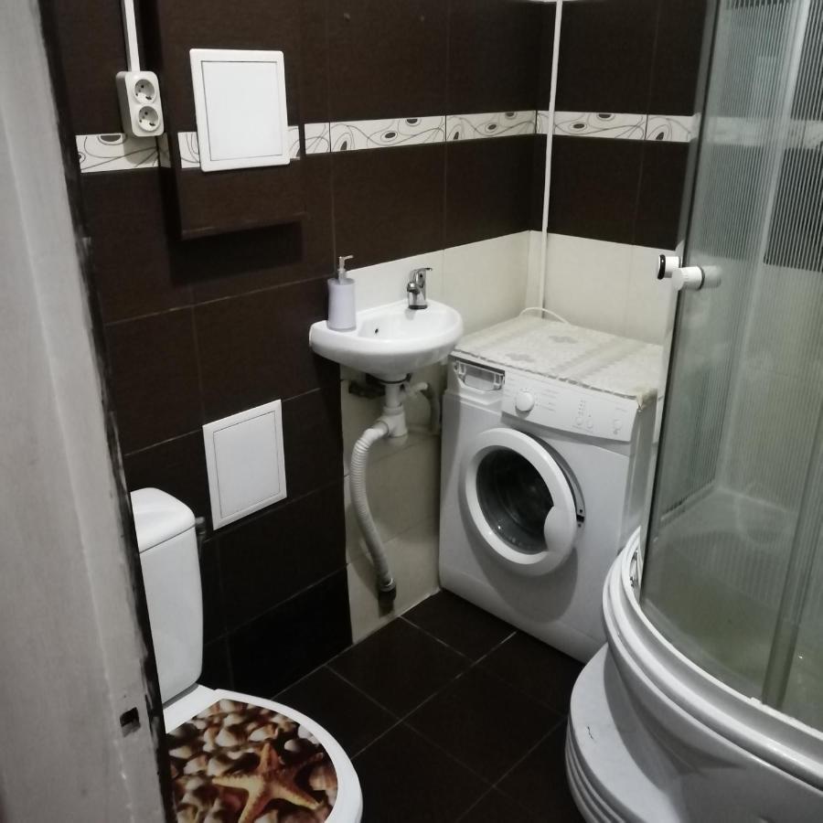2К. Центр Возле Гуливера.Бассейная 10 Daire Kiev Dış mekan fotoğraf