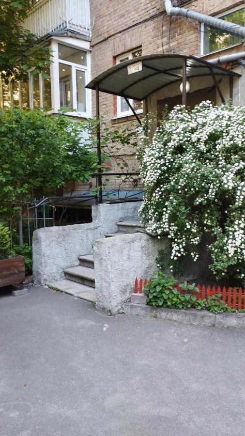 2К. Центр Возле Гуливера.Бассейная 10 Daire Kiev Dış mekan fotoğraf